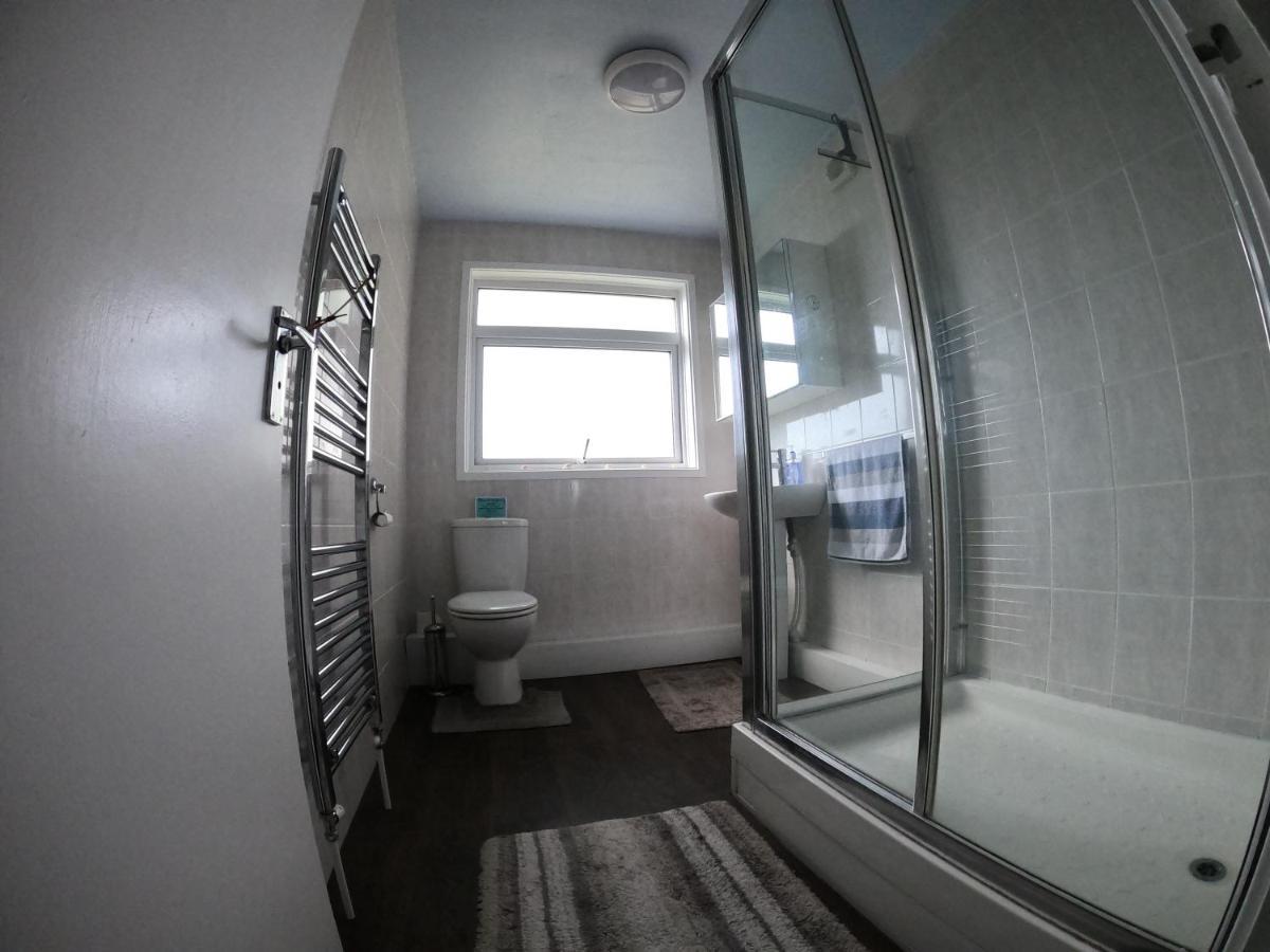 ホテル Hampton House ノーザンプトン エクステリア 写真